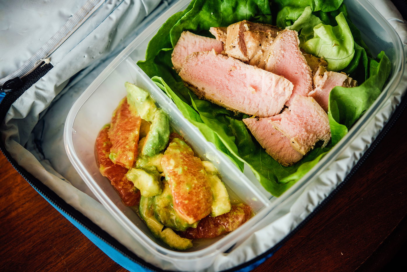 Meal prep for lunch with these healthy grilled tuna lettuce wraps