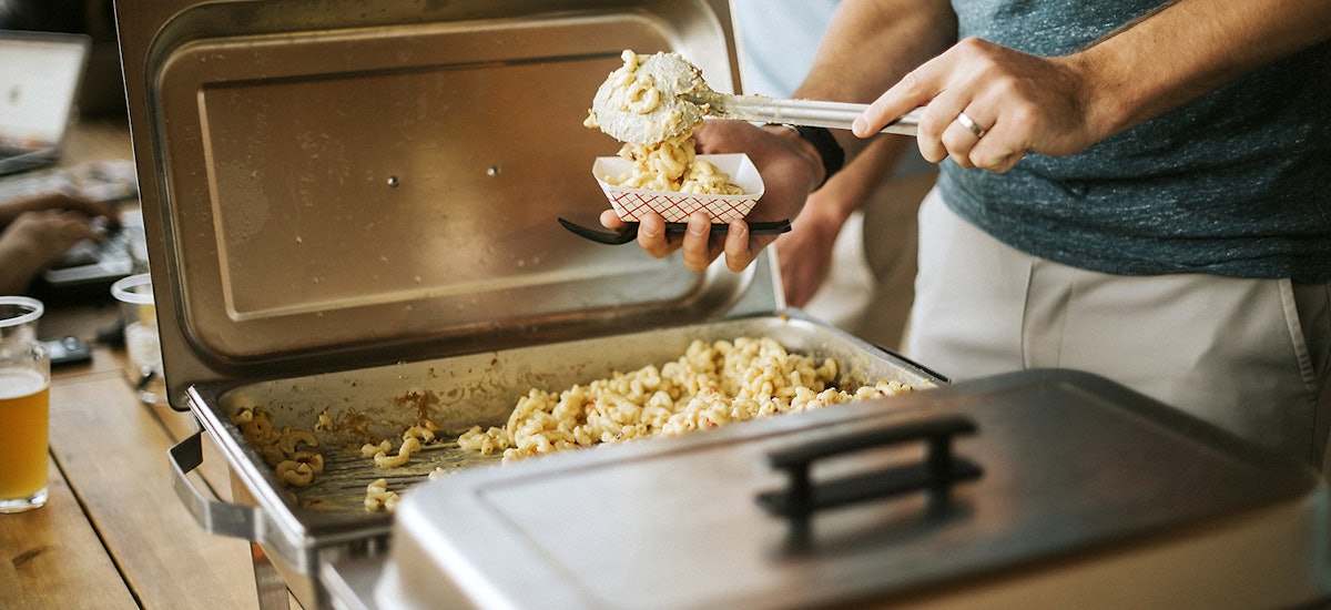 Dine Roundup Food Trucks And Moms Night Out At Tin Roof Mac Fest Preview Party And More