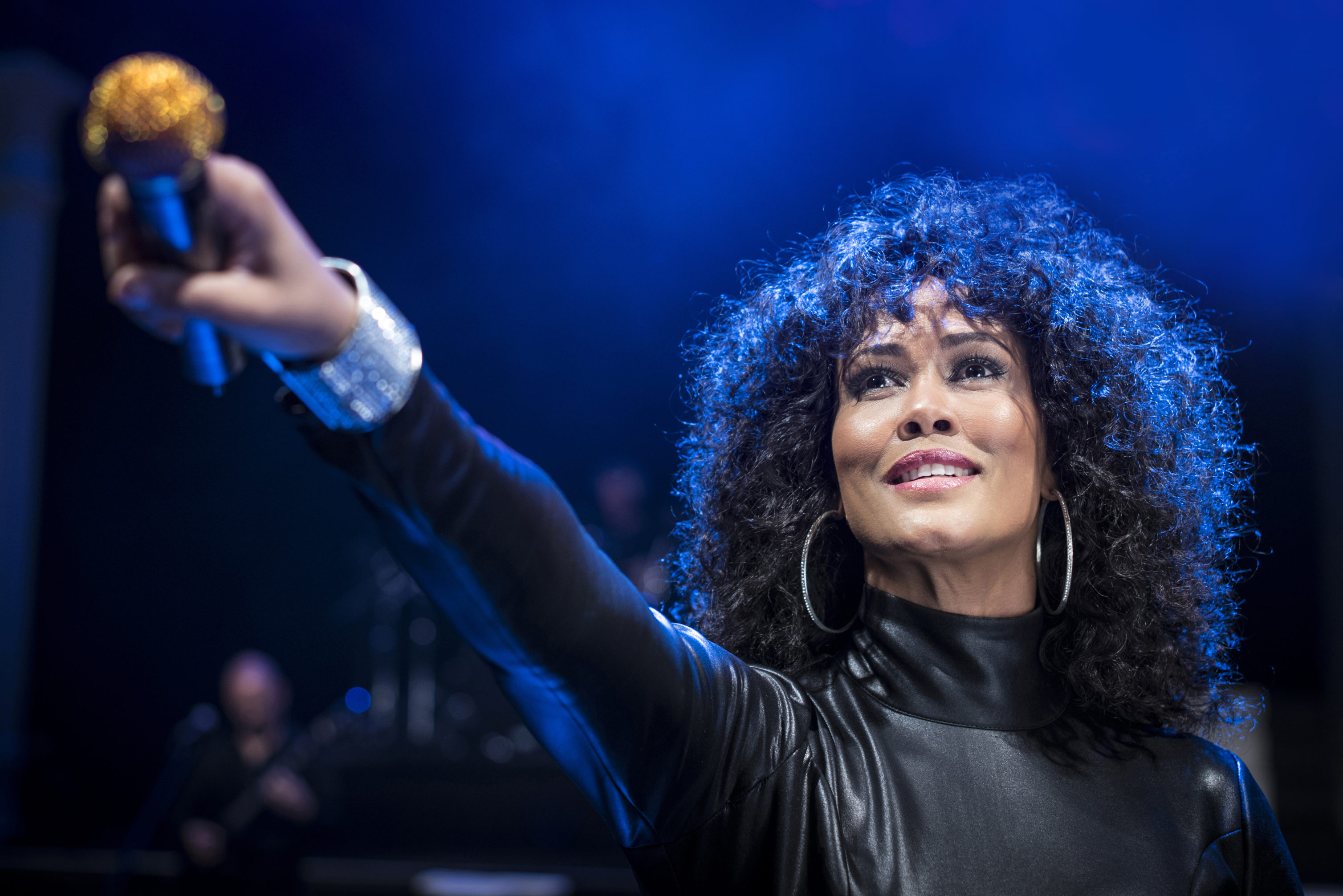 Embark on a heartfelt journey through Whitney Houston’s greatest hits 