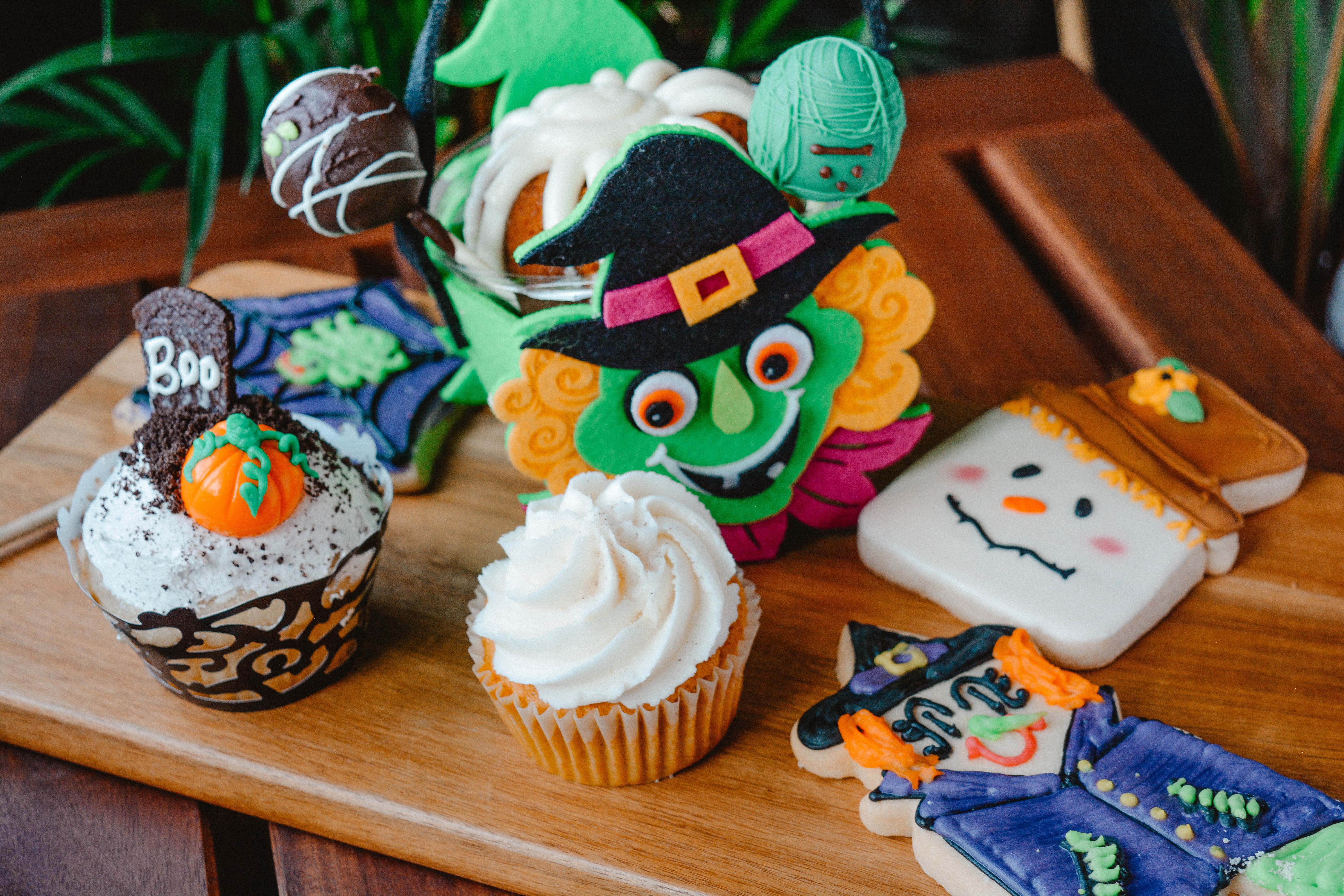 Halloween Treats Sweets - The Cake Boutique