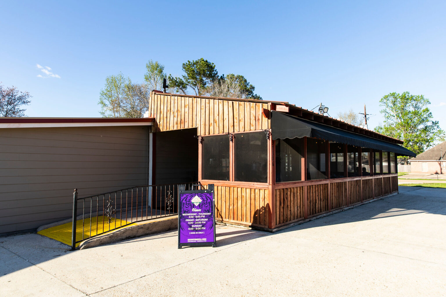 Inside the new Prairieville location of Sammy’s Grill