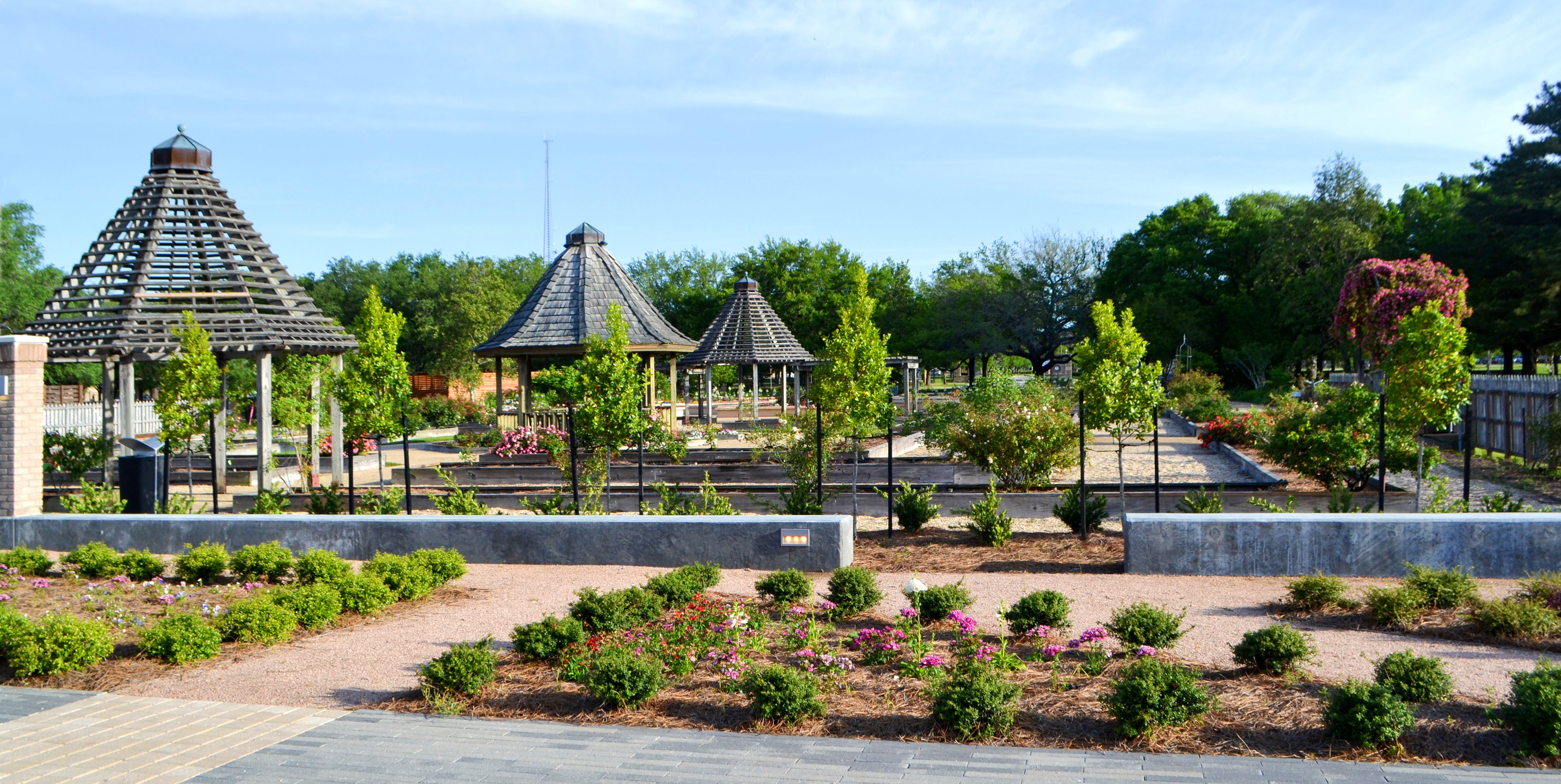 Room to grow Linking landscape and library at the Independence