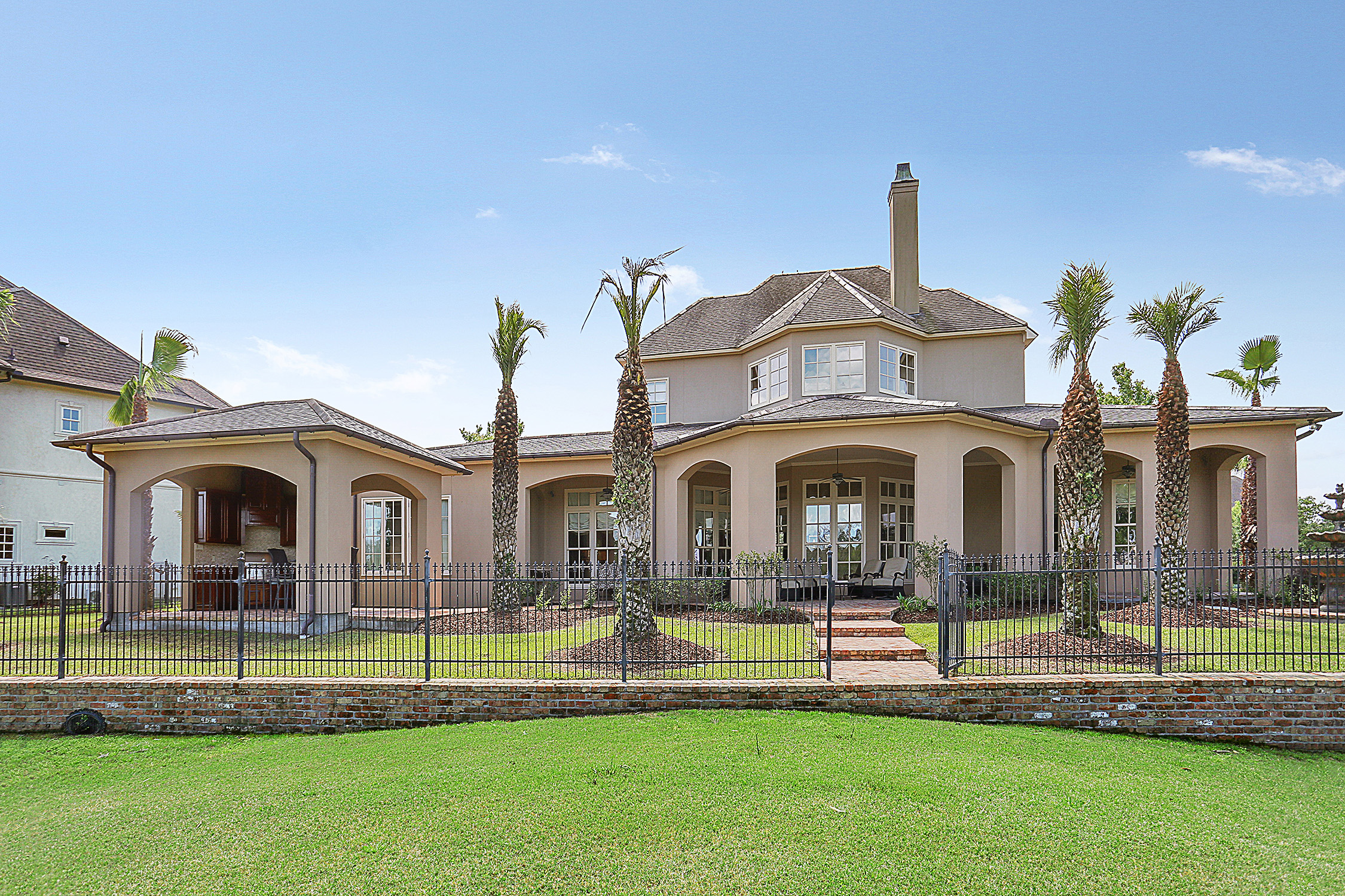 Hot Property Santa Maria